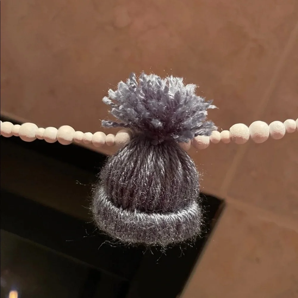 Mini winter yarn hat garland decoration